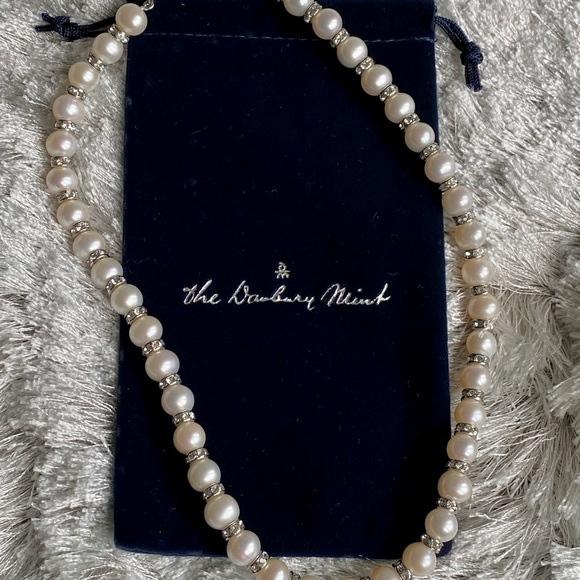 Danbury Mint Luminous Pearl Rhinestone Necklace - Picture 1 of 6